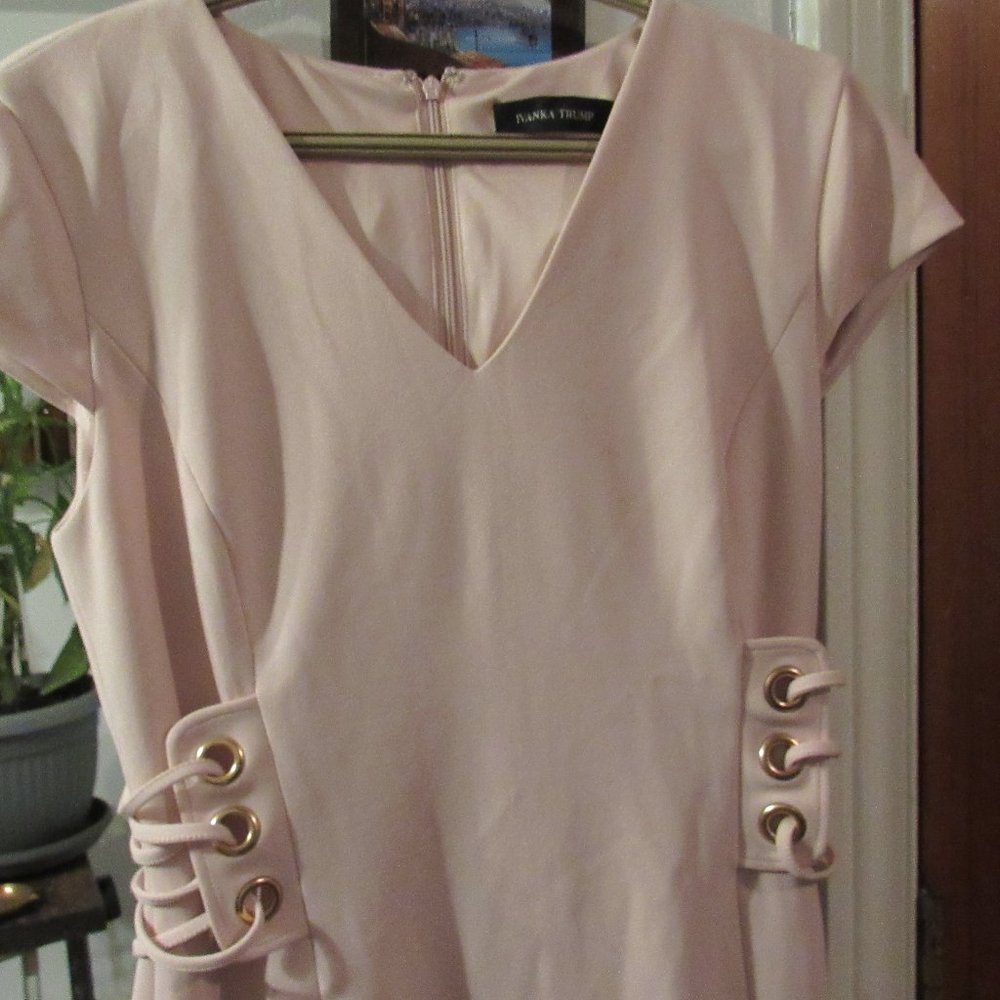 IVANKA TRUMP DRESS
